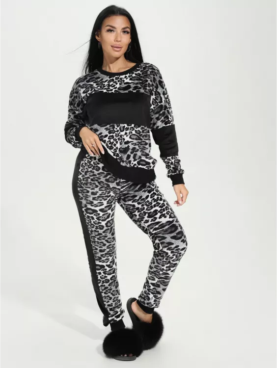 Костюм женский с брюками 240642