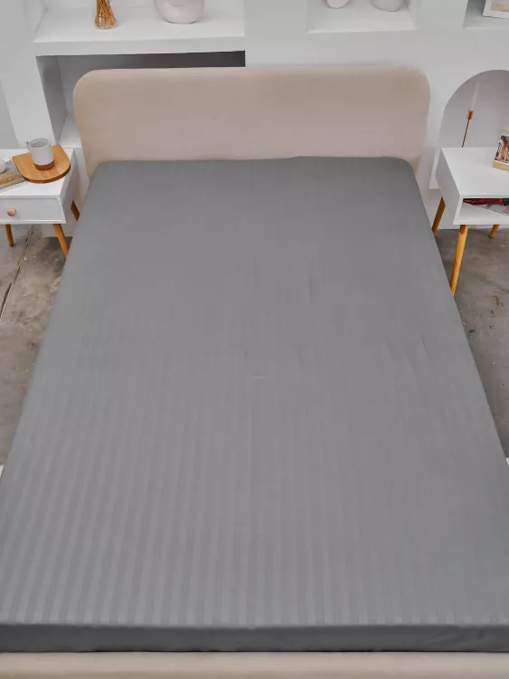 Простыня Микрофибра Страйп на резинке - Светло-серый